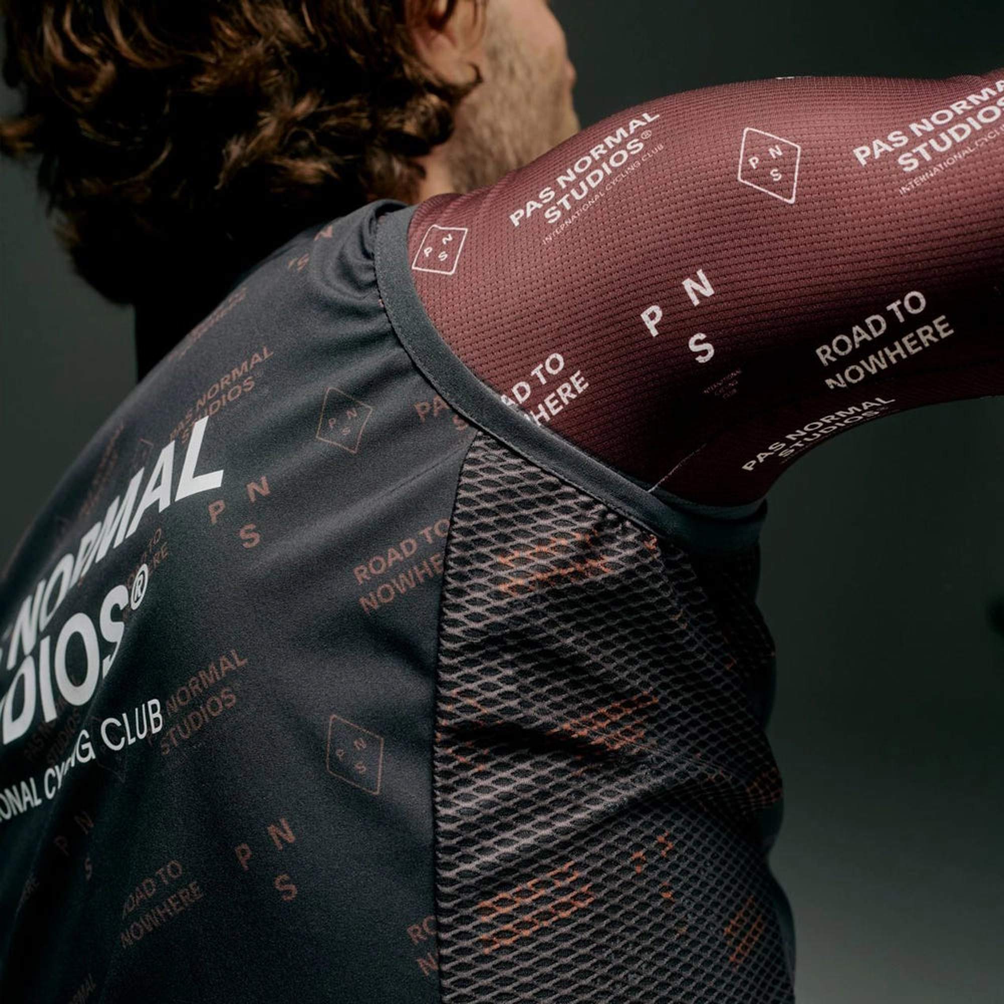 Pas Normal Studios - Mechanism Stow Away Gilet - Black Contrast