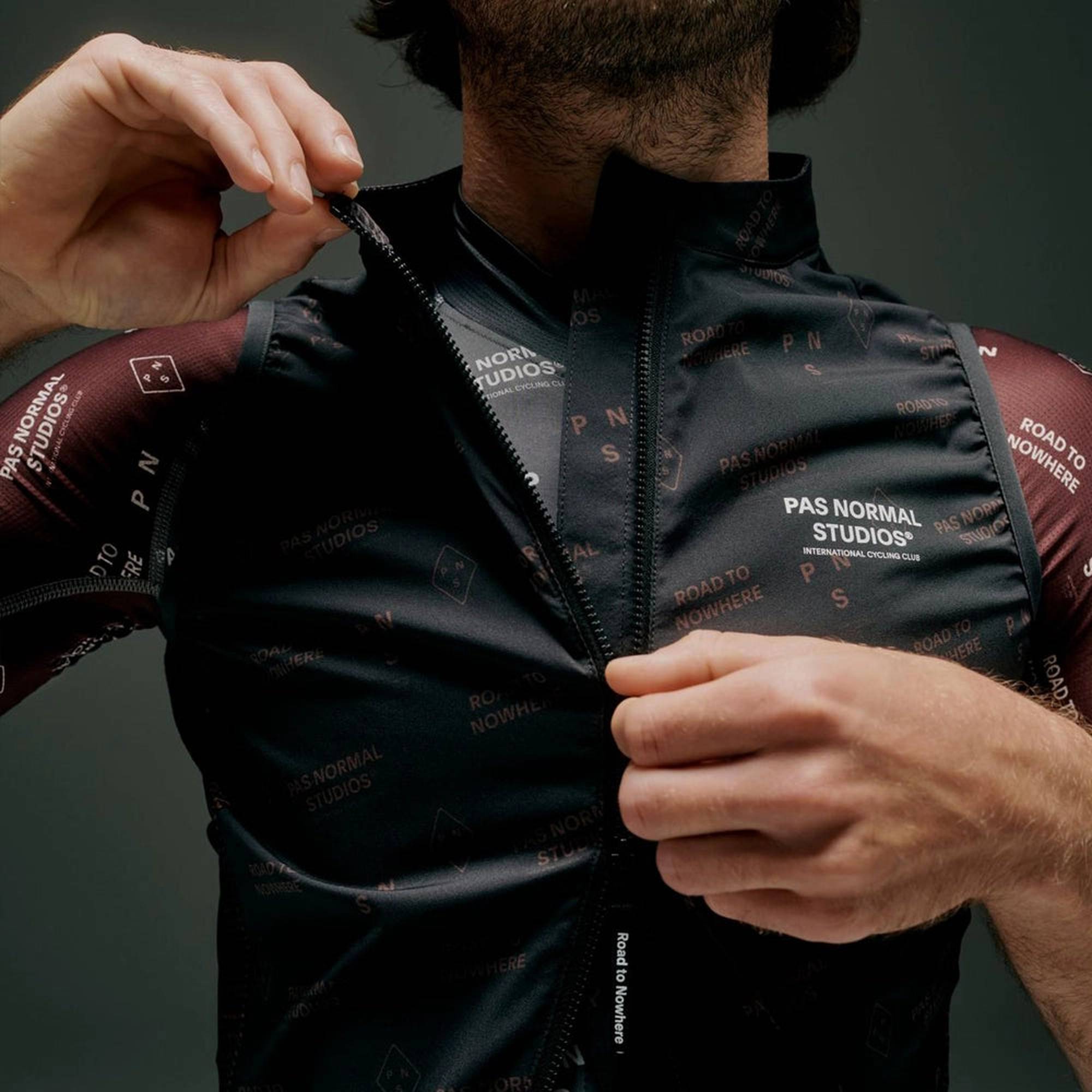 Pas Normal Studios - Mechanism Stow Away Gilet - Black Contrast