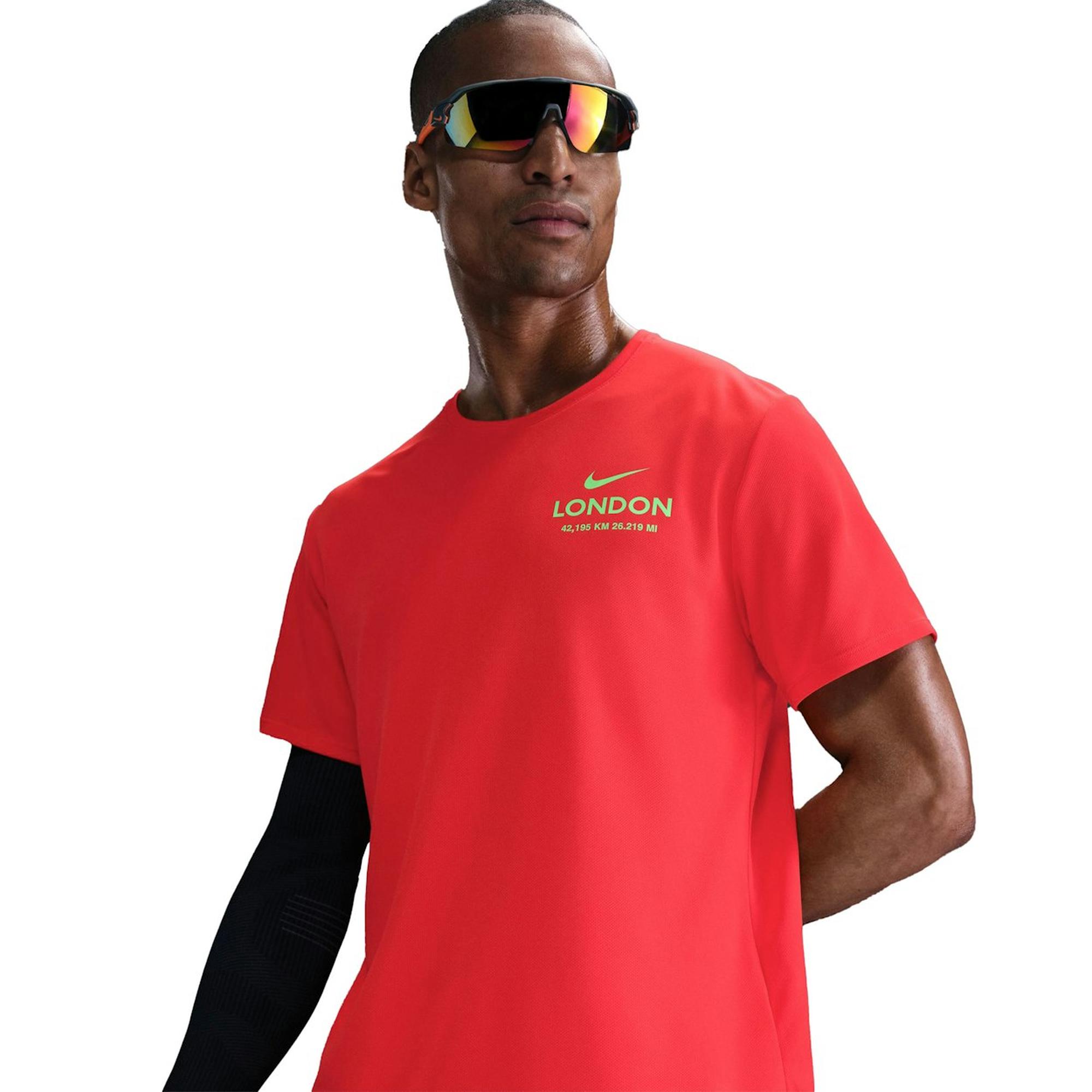 Nike - Nike City Marathon Miler Tee Heren