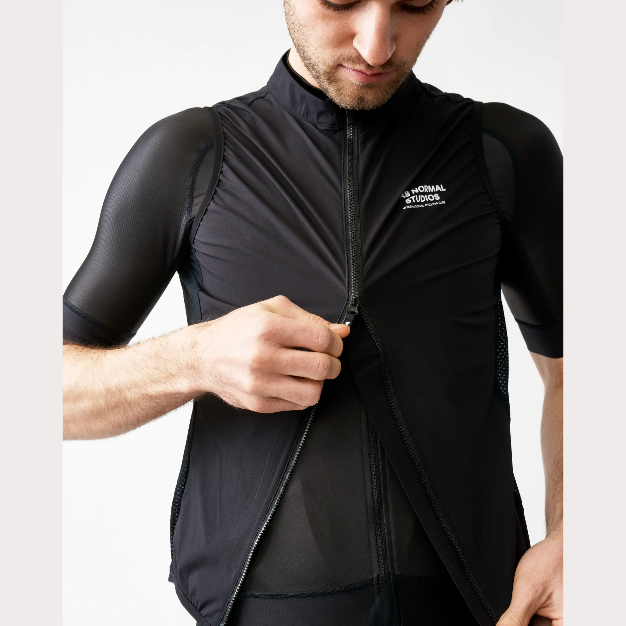 Pas Normal Studios - Mechanism Stow Away Gilet - Black