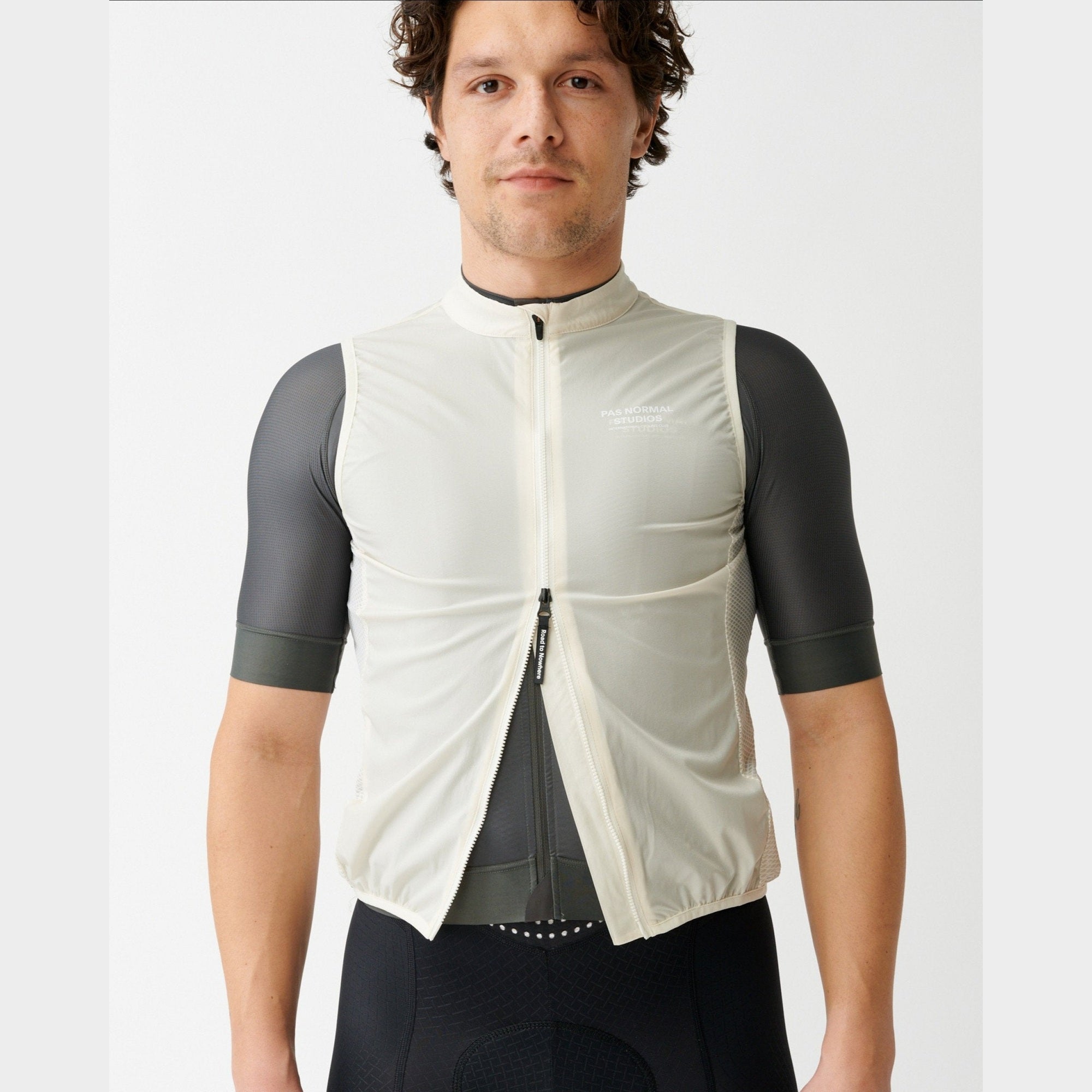 Pas Normal Studios - Mechanism Stow Away Gilet - Off White